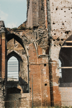 Vorschaubild Wismar: St. Marien, Turm, Ruine des Untergeschosses mit südlichem Anbau (Foto 1982)